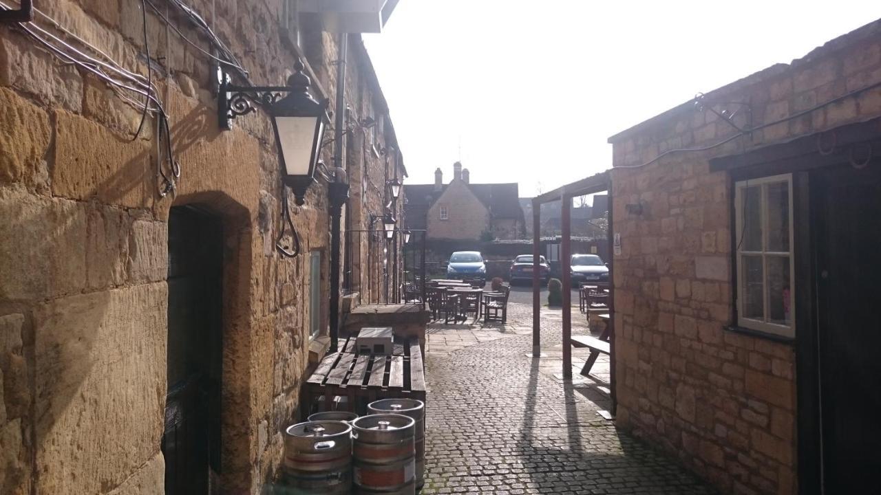 Red Lion Inn Чипинг Камдън Екстериор снимка